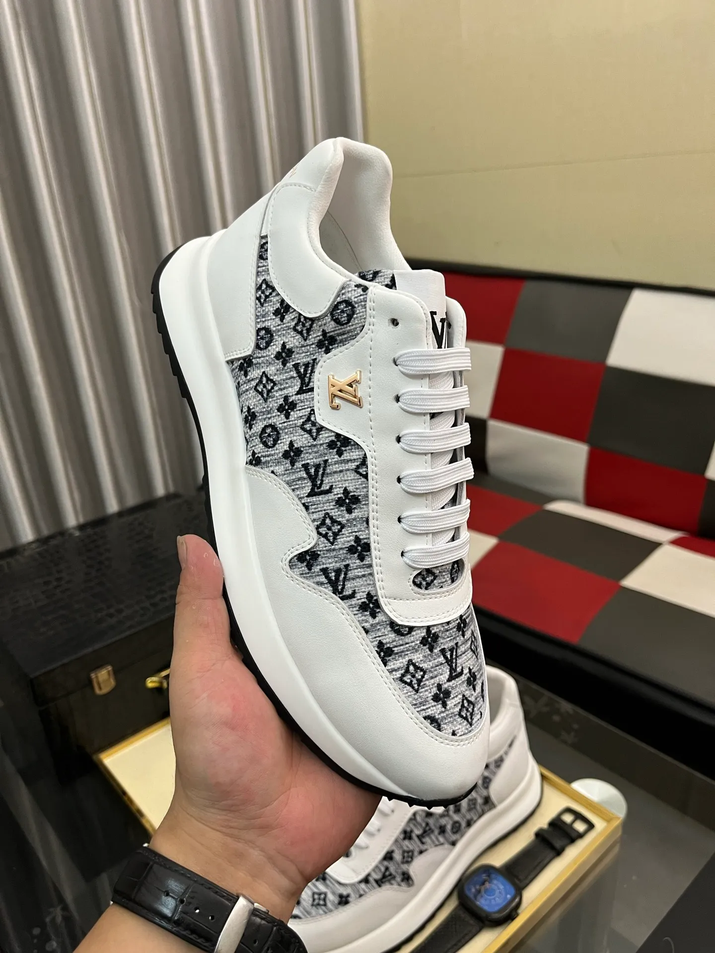 Men's shoes 💰438⌚️⌚️LV Louis Vuitton. The latest fashionable casual shoes are popular in physical stores. New spring and summer comfortable imported custom original cowhide, unique jacquard fabric element design. With sheepskin lining, Lv original bottom, [sun][sun] high-end packaging and high quality💪Details determine the quality, you can enter and exit the counter at will, welcome to compare🇮🇹Number of sizes 38-443️⃣Color options available